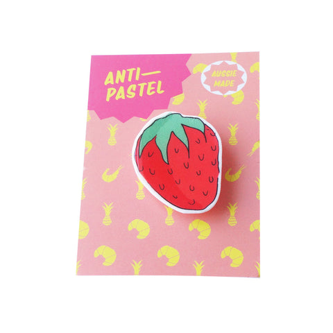 Badge: Strawberry Brooch/Button